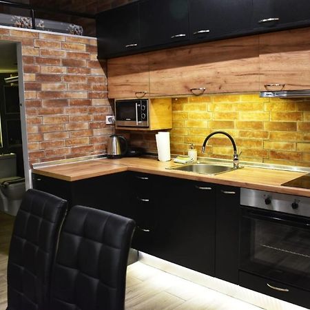 Alexander Apartment Серес Екстериор снимка
