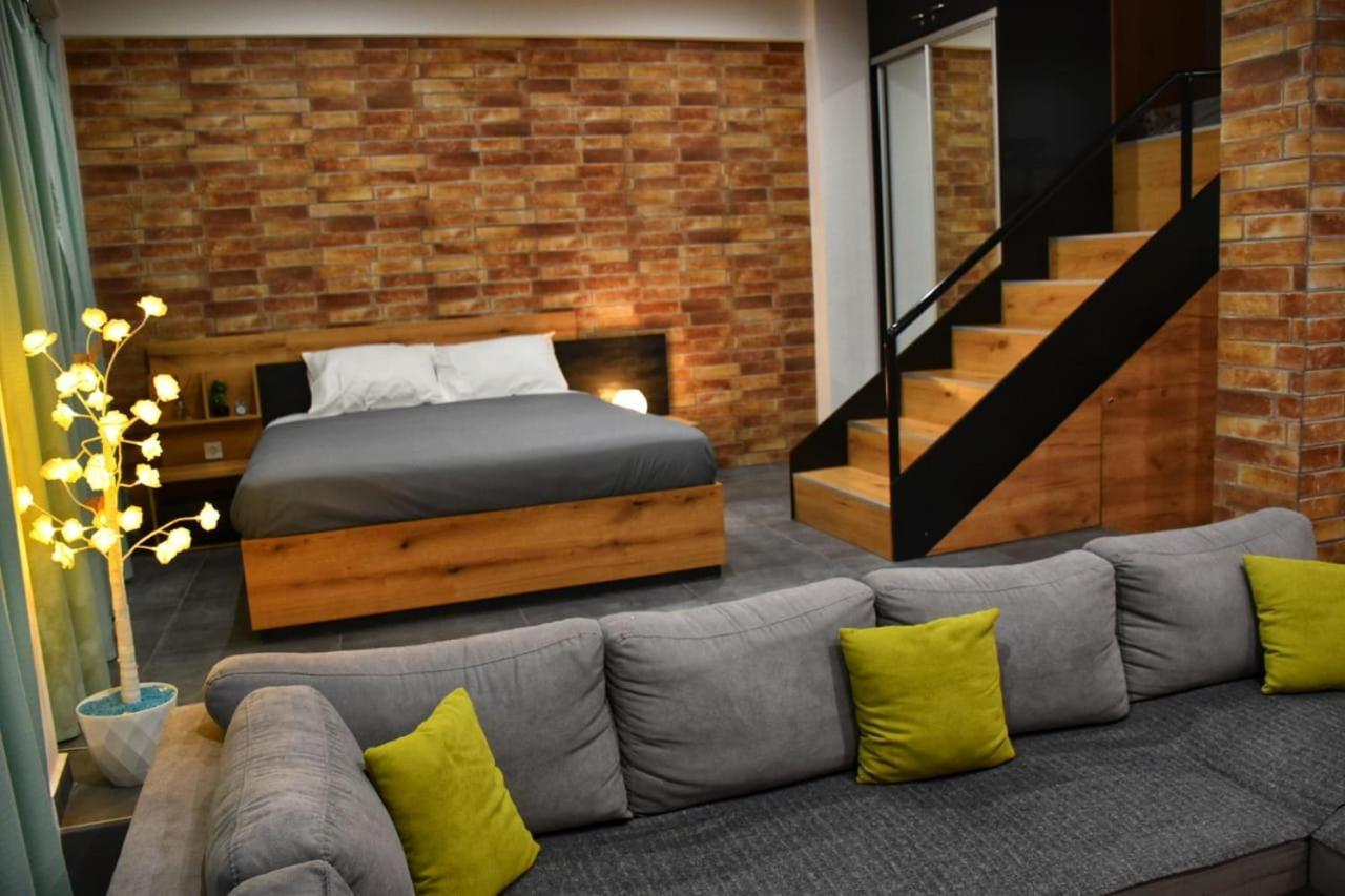 Alexander Apartment Серес Екстериор снимка