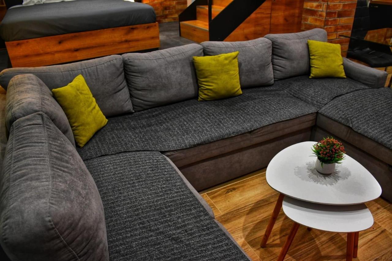 Alexander Apartment Серес Екстериор снимка
