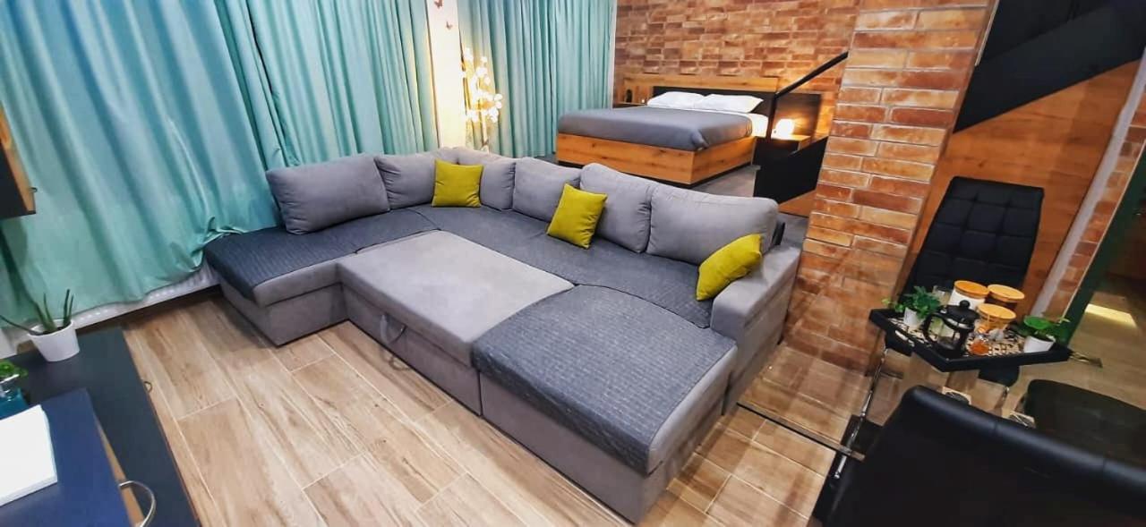 Alexander Apartment Серес Екстериор снимка