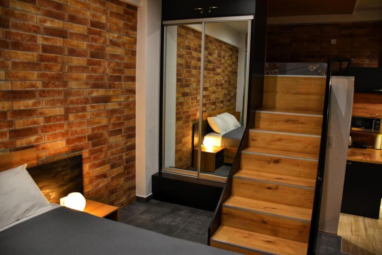 Alexander Apartment Серес Екстериор снимка