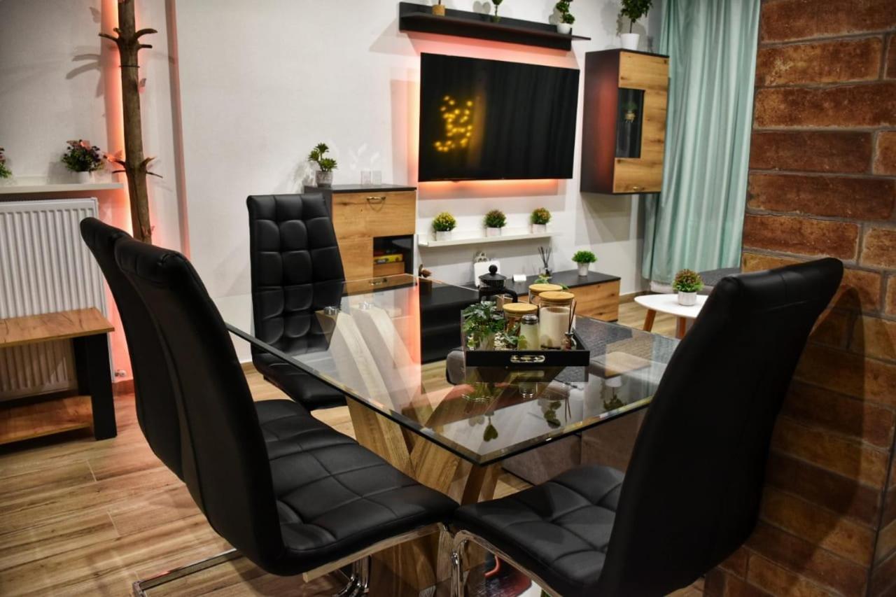 Alexander Apartment Серес Екстериор снимка
