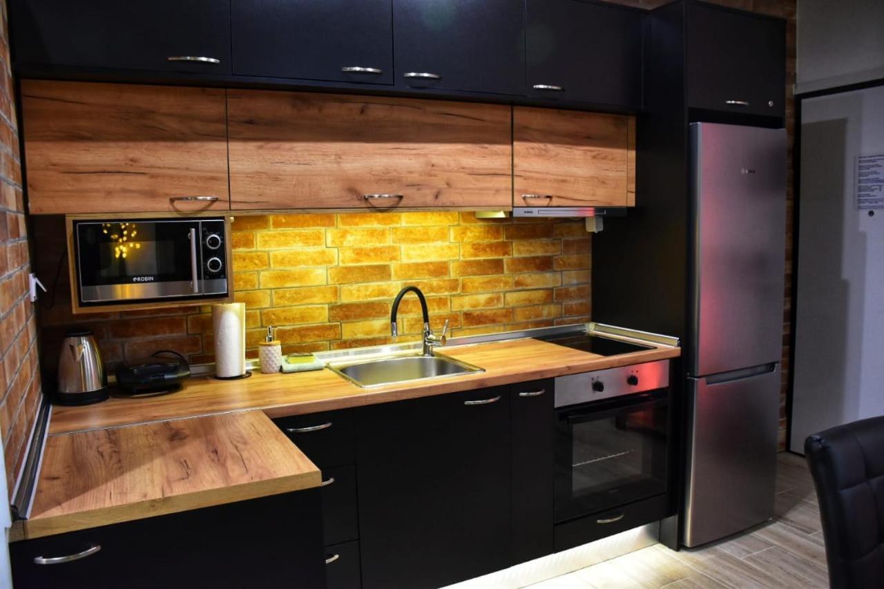 Alexander Apartment Серес Екстериор снимка
