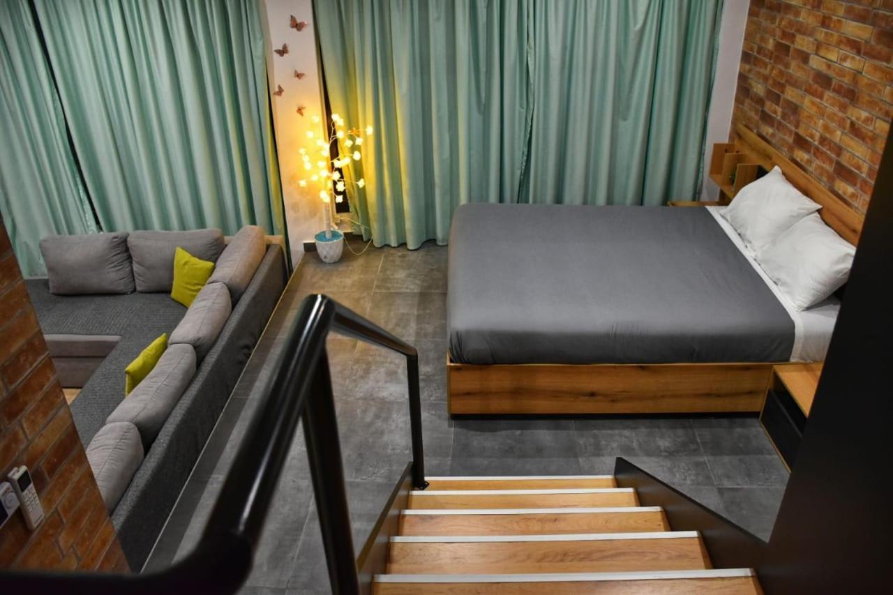 Alexander Apartment Серес Екстериор снимка