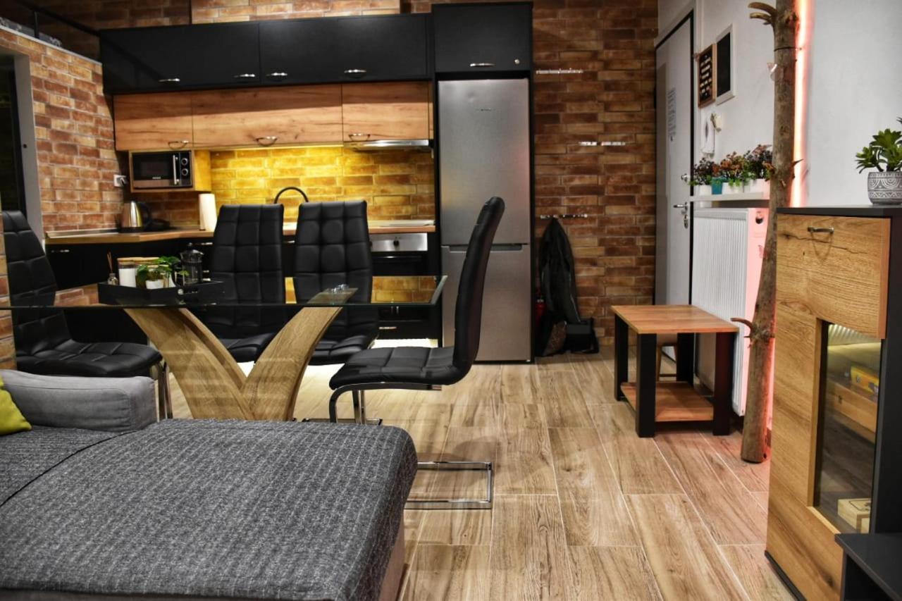 Alexander Apartment Серес Екстериор снимка